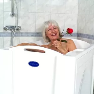 ванну сидячую для пожилых лиц и инвалидов
