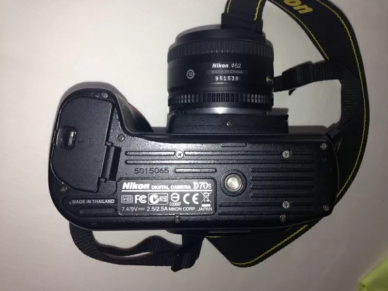  Nikon D70S (объектив + аксессуары)   3