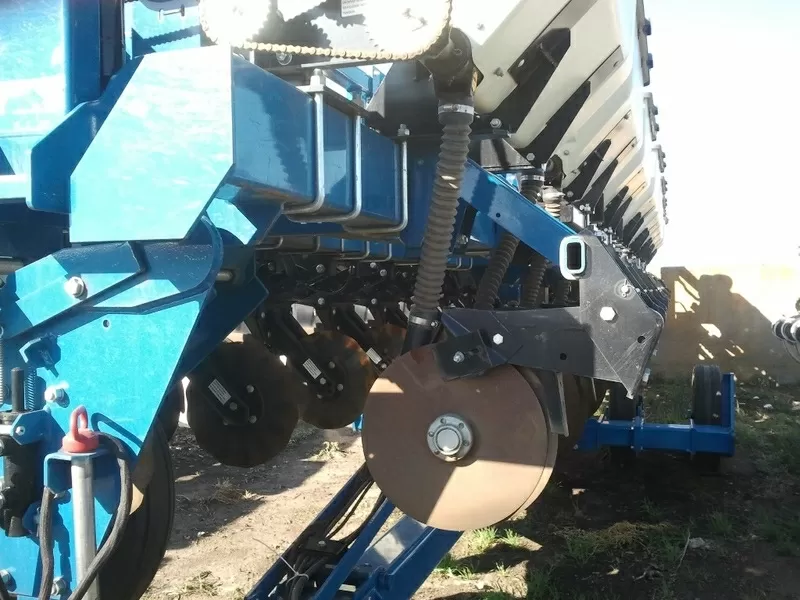 Сеялка пропашная KINZE 3600,  16-рядная,  б/у,  2012 г. выпуска 2