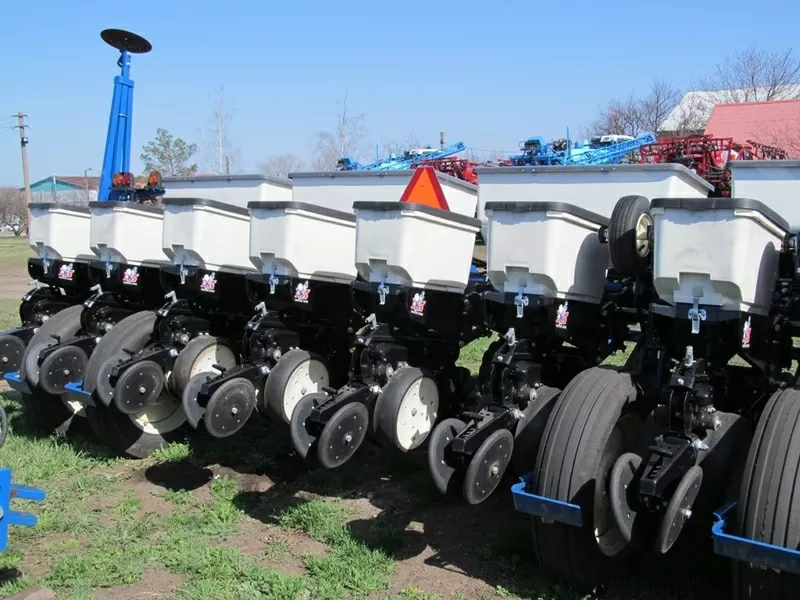 Сеялка пропашная KINZE 3000,  8-рядная,  б/У,  2012 года выпуска