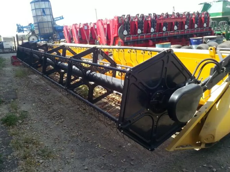 Жатка NEW HOLLAND High Capacity 30GHCP,  ширина 9,  1 м.,  б/у,  2009г.в. 5