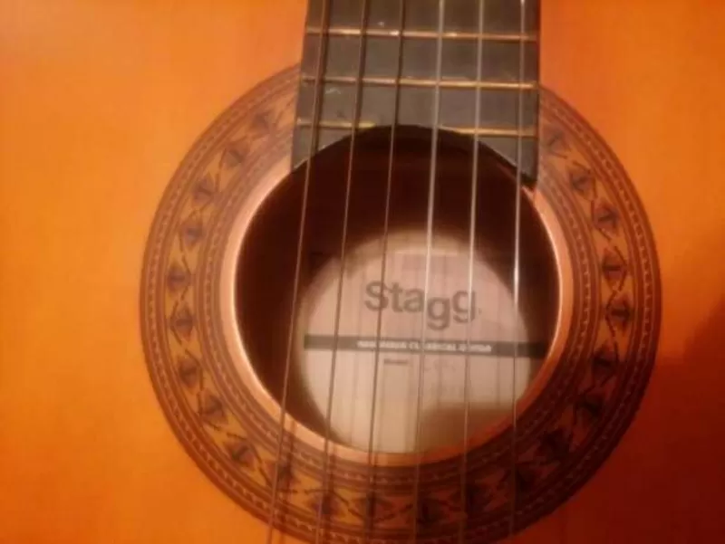 Продаю классическую гитару Stagg 2