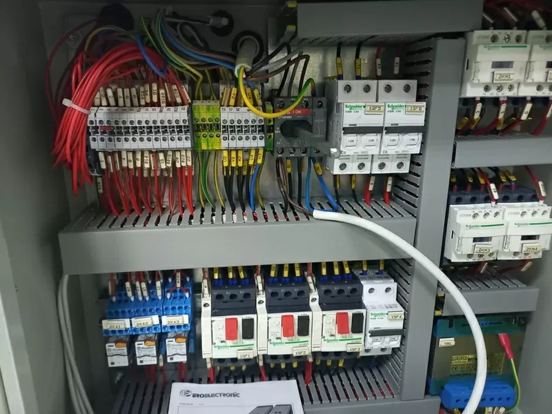 Станок для виготовлення твердої обкладинки,  Італія 2